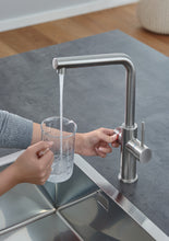 Lade das Bild in den Galerie-Viewer, GROHE Red Duo – Armatur und Boiler Größe M *inkl. Montage*