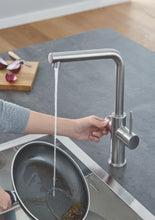 Lade das Bild in den Galerie-Viewer, GROHE Red Duo – Armatur und Boiler Größe M *inkl. Montage*