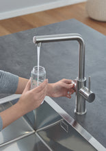 Lade das Bild in den Galerie-Viewer, GROHE Red Duo – Armatur und Boiler Größe M *inkl. Montage*