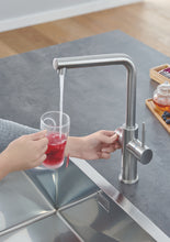 Lade das Bild in den Galerie-Viewer, GROHE Red Duo – Armatur und Boiler Größe L *inkl. Montage*