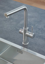 Lade das Bild in den Galerie-Viewer, GROHE Red Duo – Armatur und Boiler Größe L *inkl. Montage*