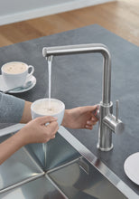 Lade das Bild in den Galerie-Viewer, GROHE Red Duo – Armatur und Boiler Größe L *inkl. Montage*