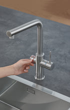 Lade das Bild in den Galerie-Viewer, GROHE Red Duo – Armatur und Boiler Größe L *inkl. Montage*